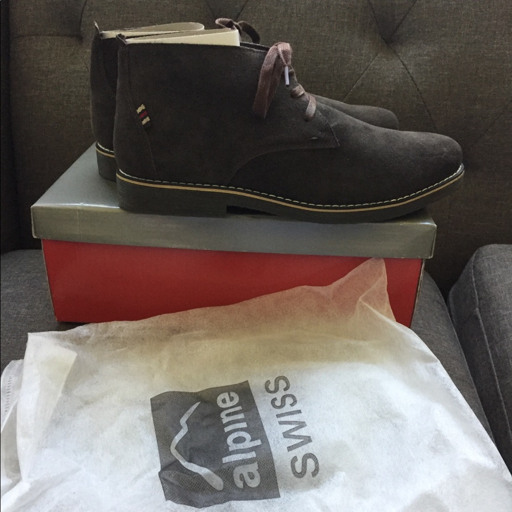 NIB Men’s Alpine Swiss Brown suede lace up chukka boots size 11 Fall Winter